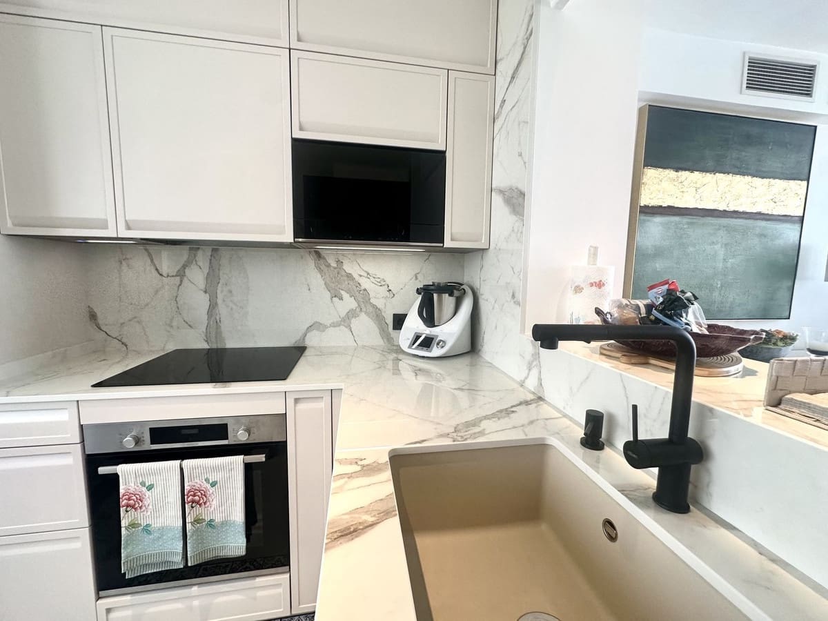 2 Zimmer Strandapartment zu verkaufen in Marbella mit Pool Garage - 850.000 € (Ref: 9278328)