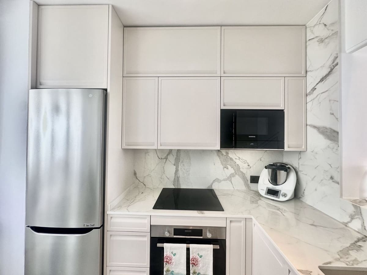 2 Zimmer Strandapartment zu verkaufen in Marbella mit Pool Garage - 850.000 € (Ref: 9278328)