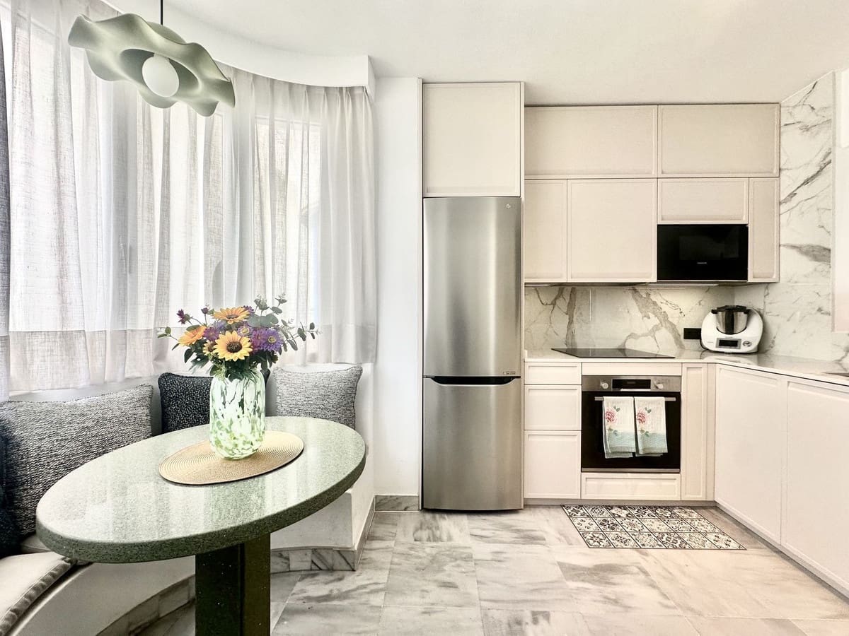 2 Zimmer Strandapartment zu verkaufen in Marbella mit Pool Garage - 850.000 € (Ref: 9278328)