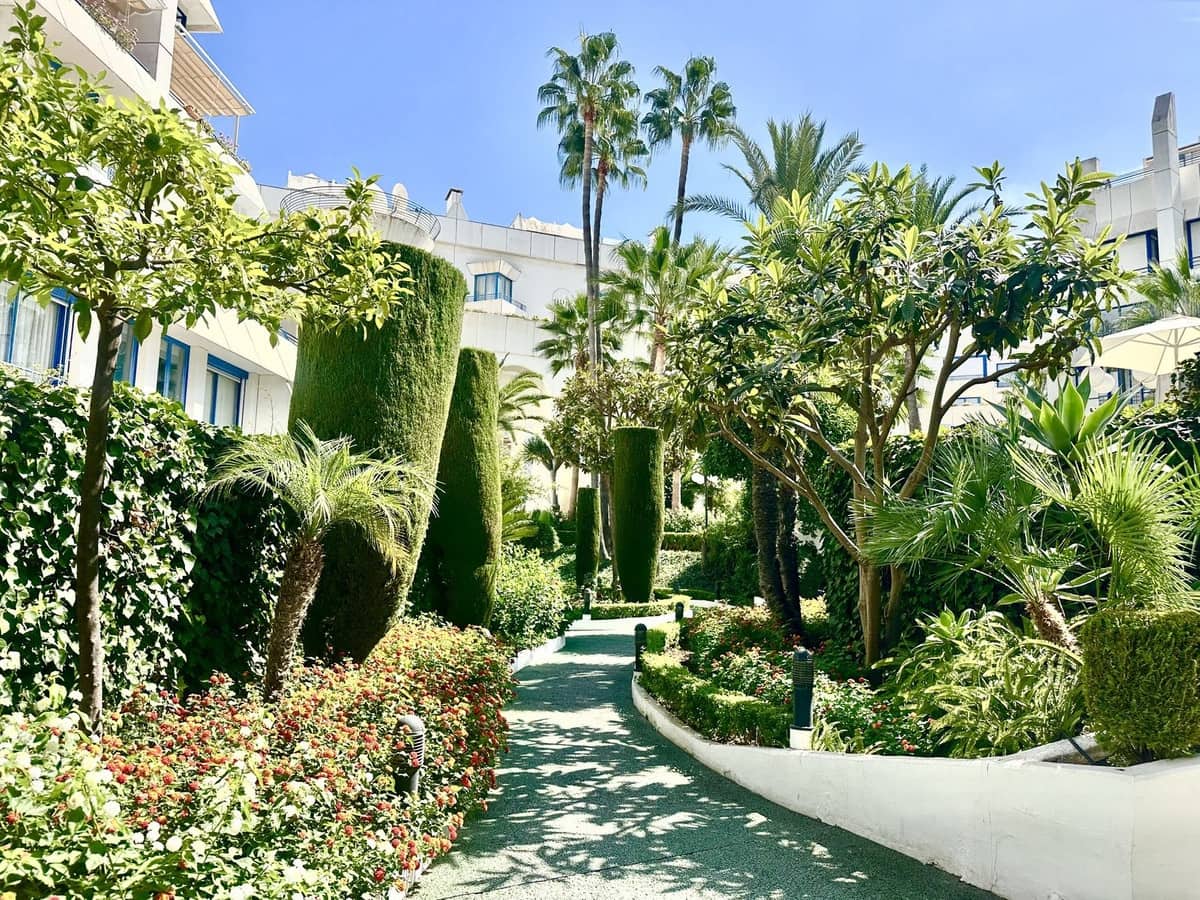 2 Zimmer Strandapartment zu verkaufen in Marbella mit Pool Garage - 850.000 € (Ref: 9278328)