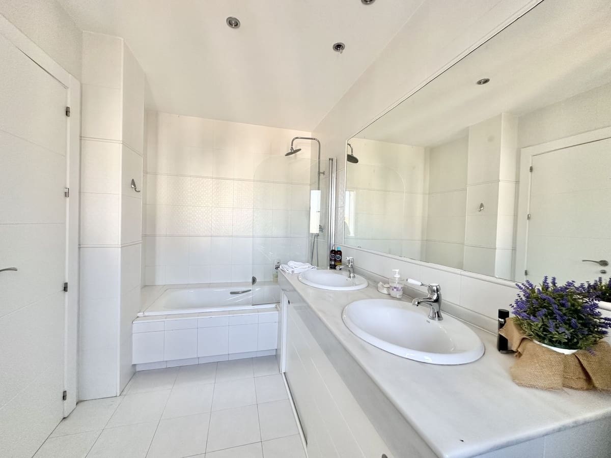 4 camera da letto Villa in vendita in Mijas Costa con piscina garage - 880.000 € (Rif: 9279583)