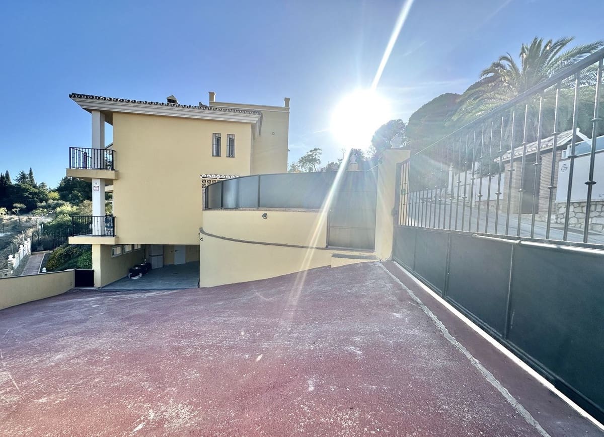 4 camera da letto Villa in vendita in Mijas Costa con piscina garage - 880.000 € (Rif: 9279583)