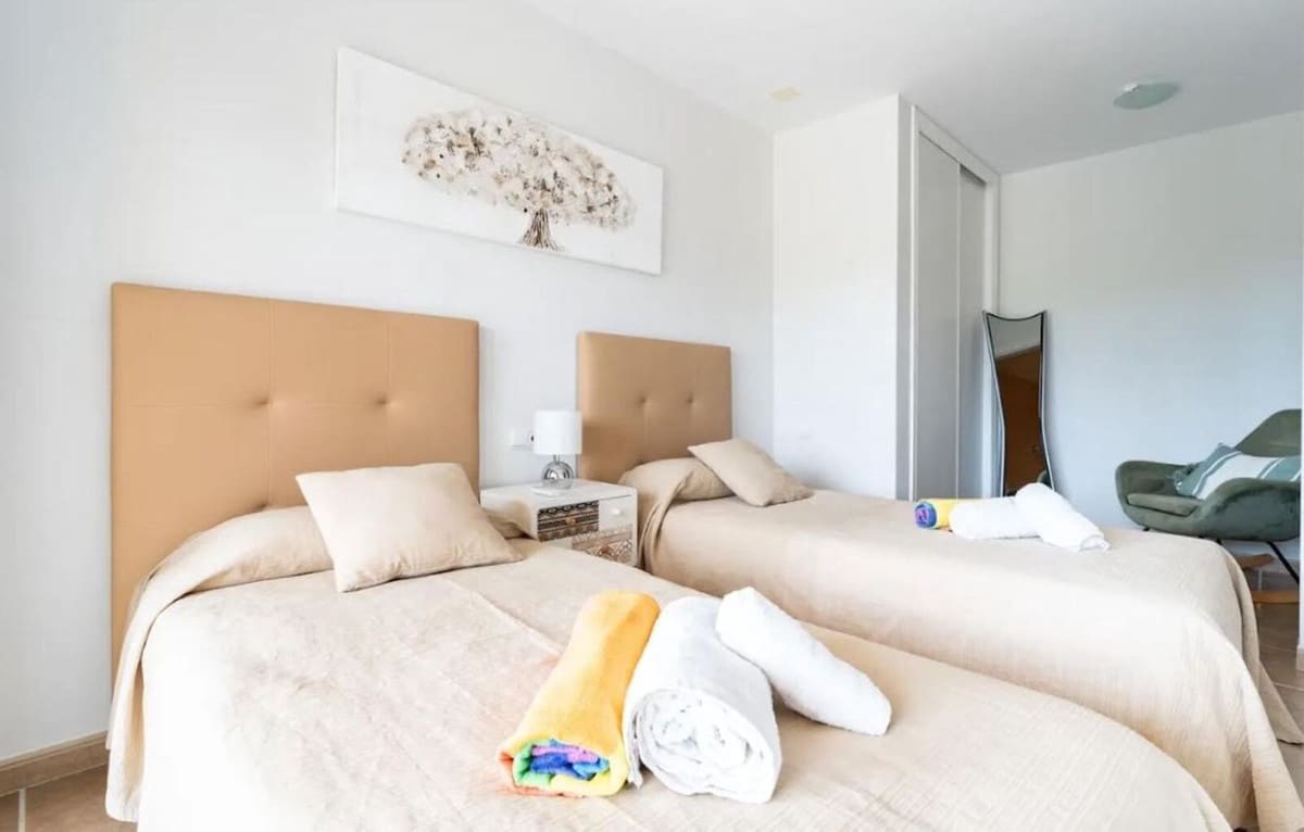 4 slaapkamer Villa te koop in Mijas Costa met zwembad garage - € 880.000 (Ref: 9279583)