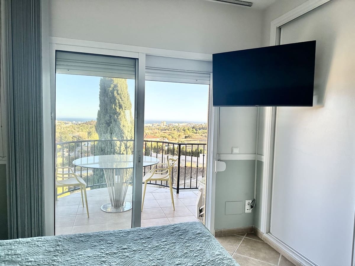 4 slaapkamer Villa te koop in Mijas Costa met zwembad garage - € 880.000 (Ref: 9279583)