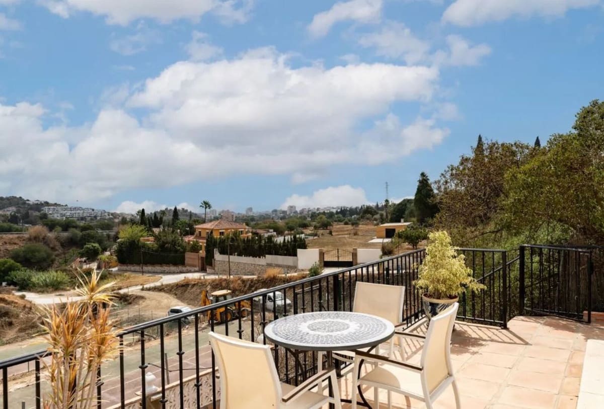 4 slaapkamer Villa te koop in Mijas Costa met zwembad garage - € 880.000 (Ref: 9279583)