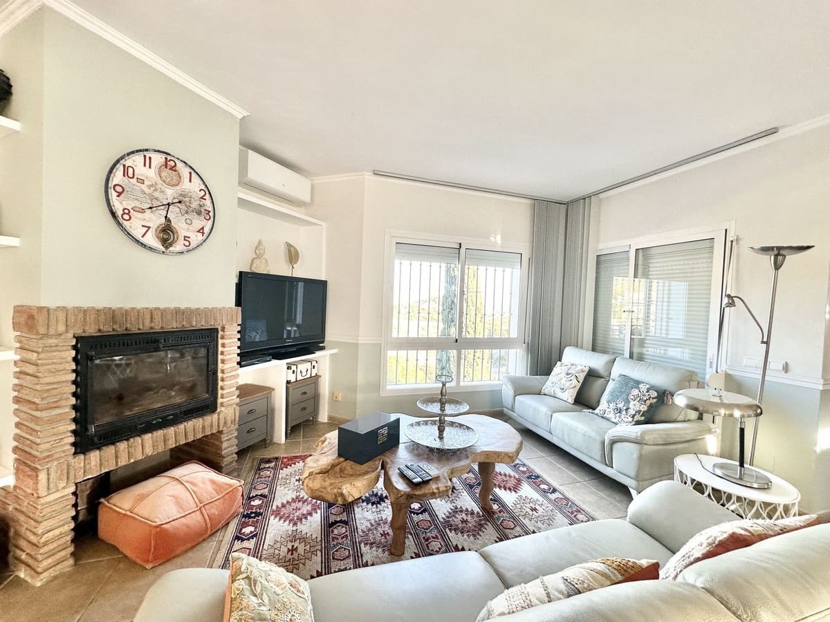 4 slaapkamer Villa te koop in Mijas Costa met zwembad garage - € 880.000 (Ref: 9279583)