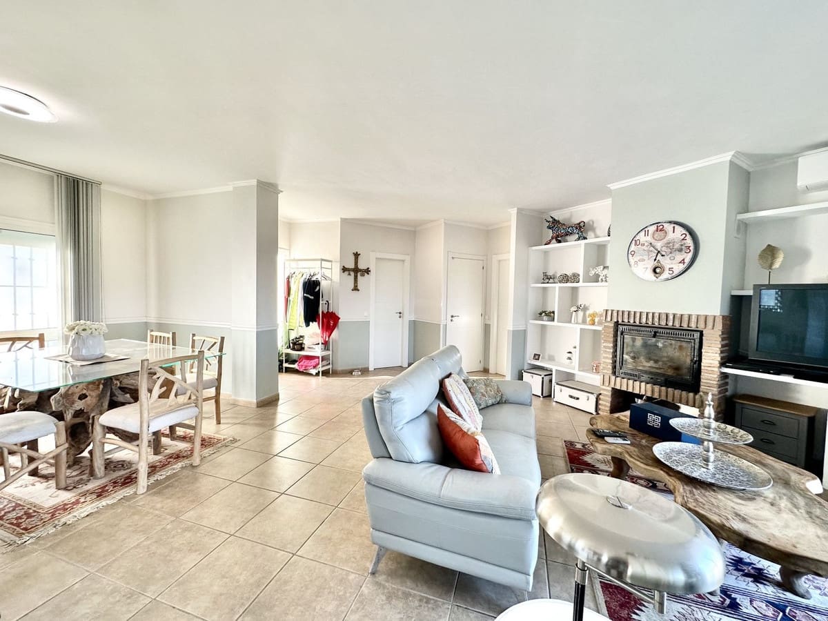 4 slaapkamer Villa te koop in Mijas Costa met zwembad garage - € 880.000 (Ref: 9279583)