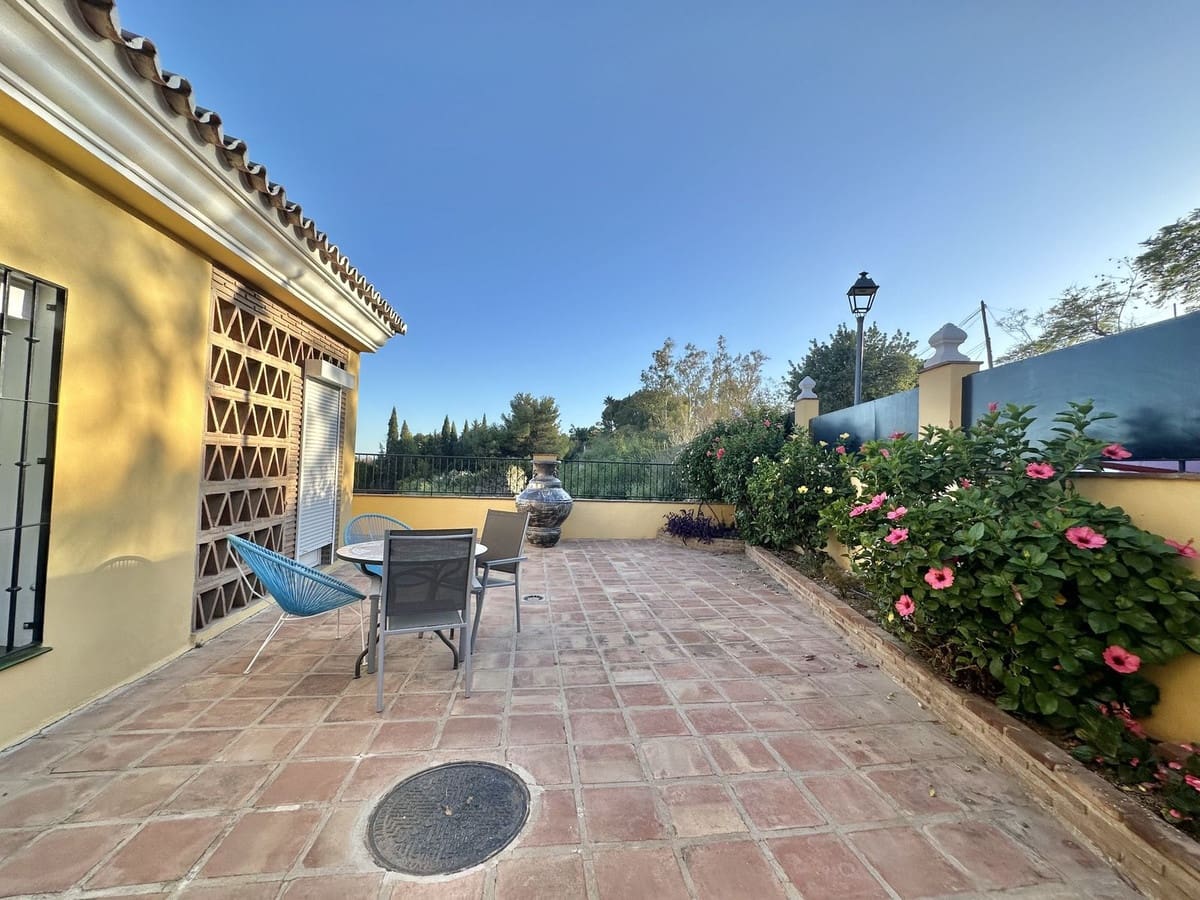 4 slaapkamer Villa te koop in Mijas Costa met zwembad garage - € 880.000 (Ref: 9279583)