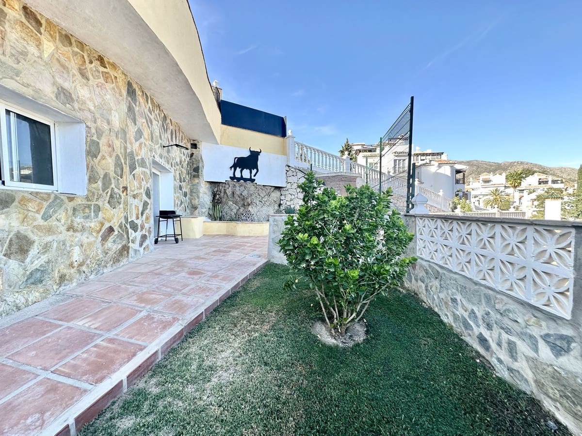 4 slaapkamer Villa te koop in Mijas Costa met zwembad garage - € 880.000 (Ref: 9279583)