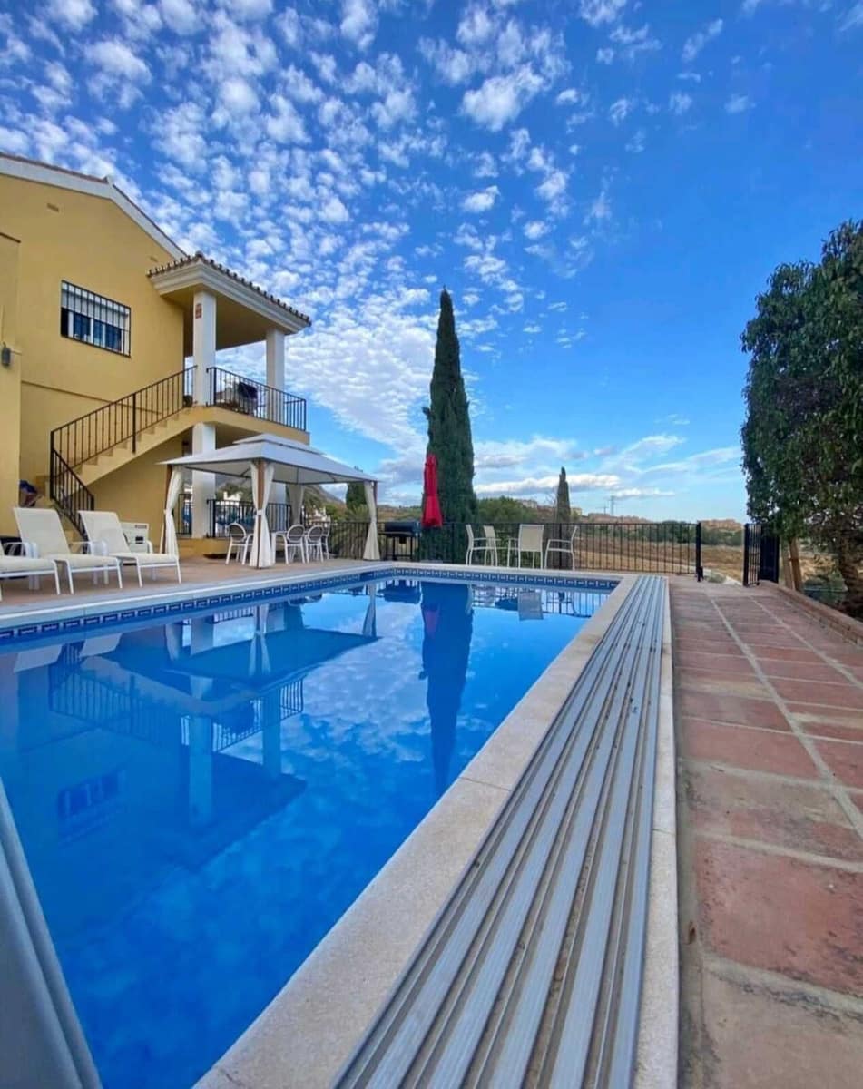4 slaapkamer Villa te koop in Mijas Costa met zwembad garage - € 880.000 (Ref: 9279583)