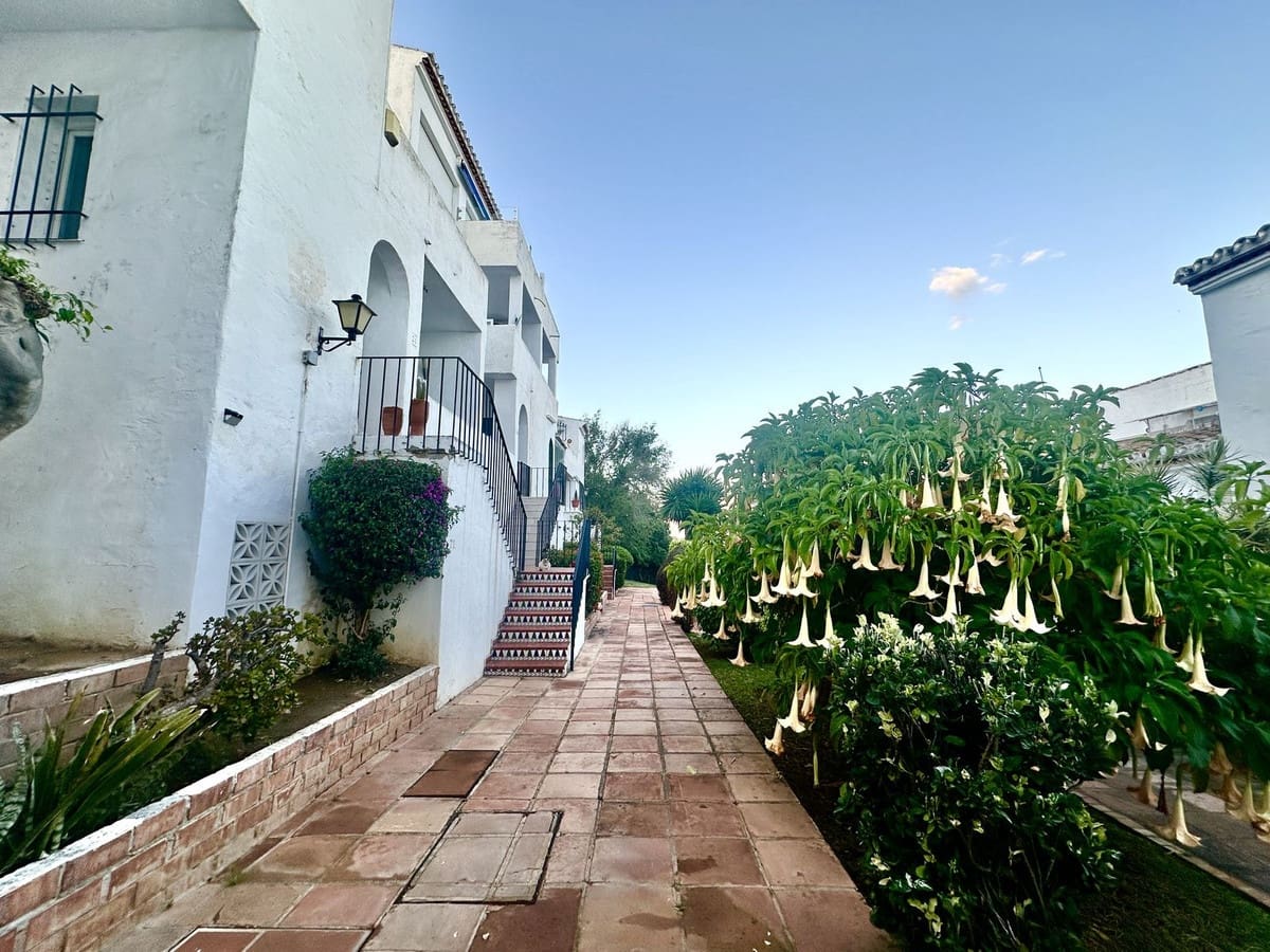 2 soveværelse Lejlighed til salg i La Cala de Mijas med swimmingpool garage - € 385.000 (Ref: 9287480)