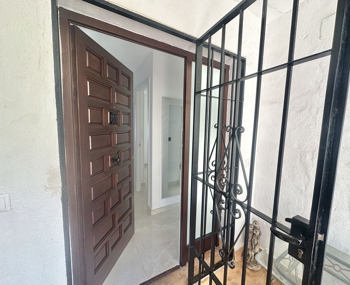 2 soveværelse Lejlighed til salg i La Cala de Mijas med swimmingpool garage - € 385.000 (Ref: 9287480)