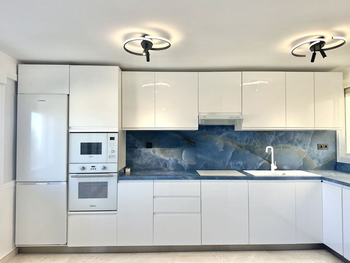 Apartamento de 2 habitaciones en La Cala de Mijas en venta con piscina garaje - 365.000 € (Ref: 9287480)