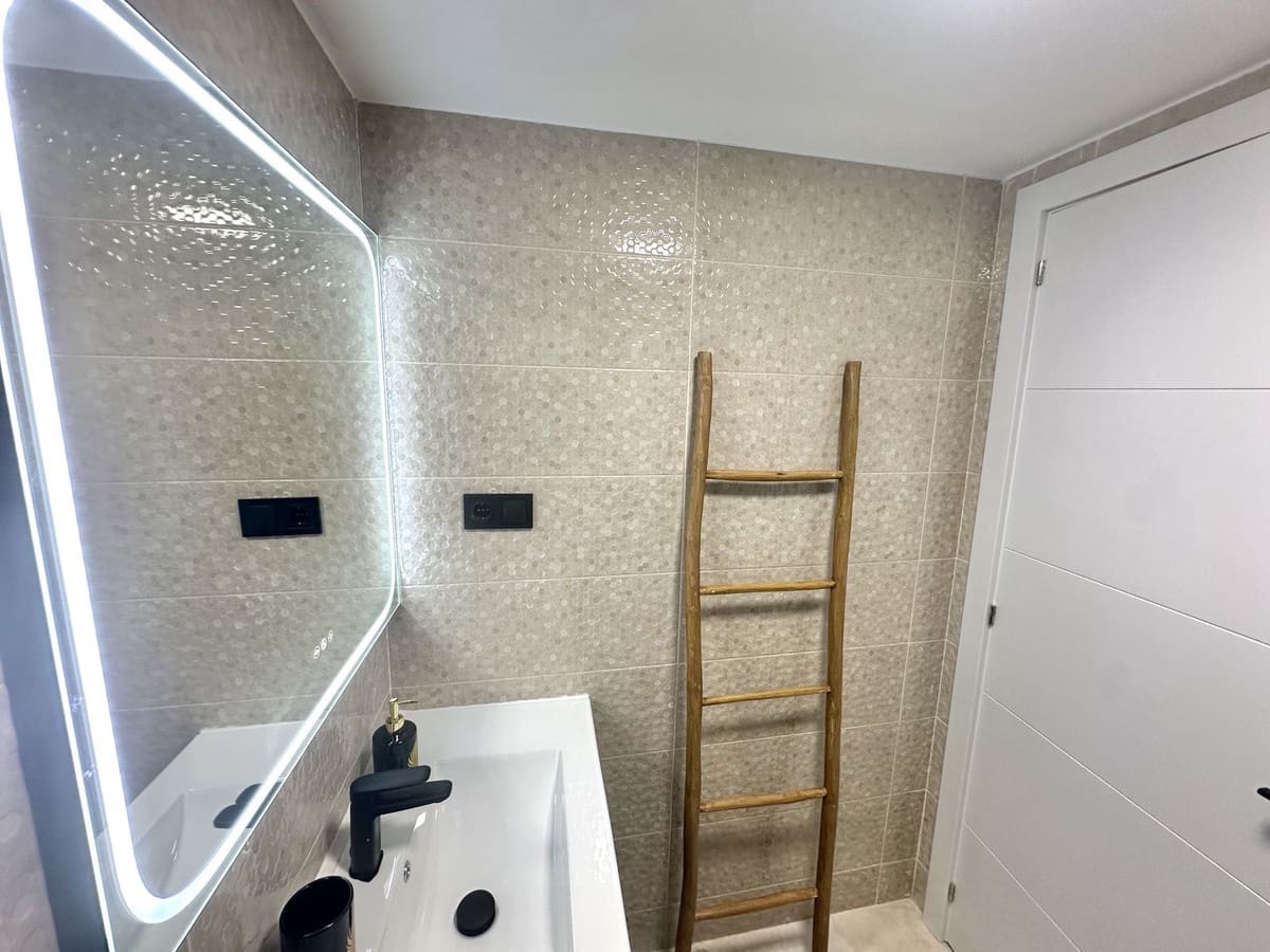 Apartamento de 2 habitaciones en La Cala de Mijas en venta con piscina garaje - 365.000 € (Ref: 9287480)