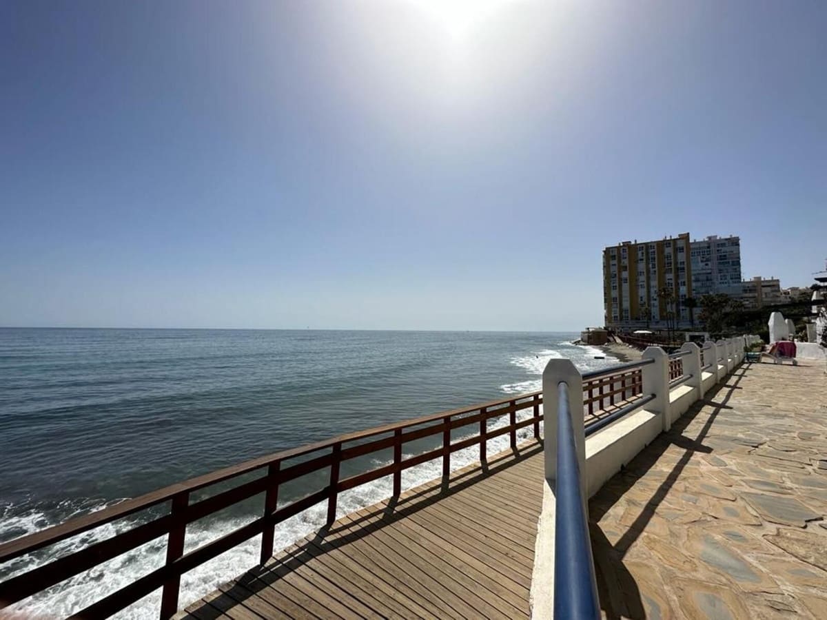 4 Zimmer Strandapartment zu verkaufen in Calahonda mit Pool Garage - 390.000 € (Ref: 9309113)