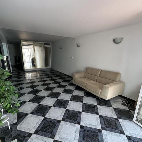 4 soveværelse Strandlejlighed til salg i Calahonda, Mijas med swimmingpool garage - € 380.000 (Ref: 9309113)