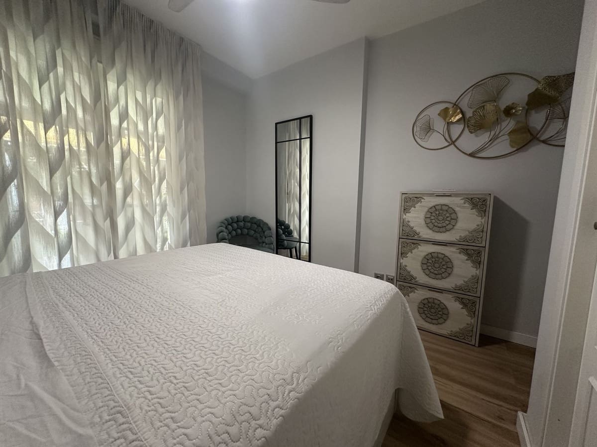 2 bedroom Apartment for sale in Calahonda with pool - € 295,000 (Ref: 9325412)