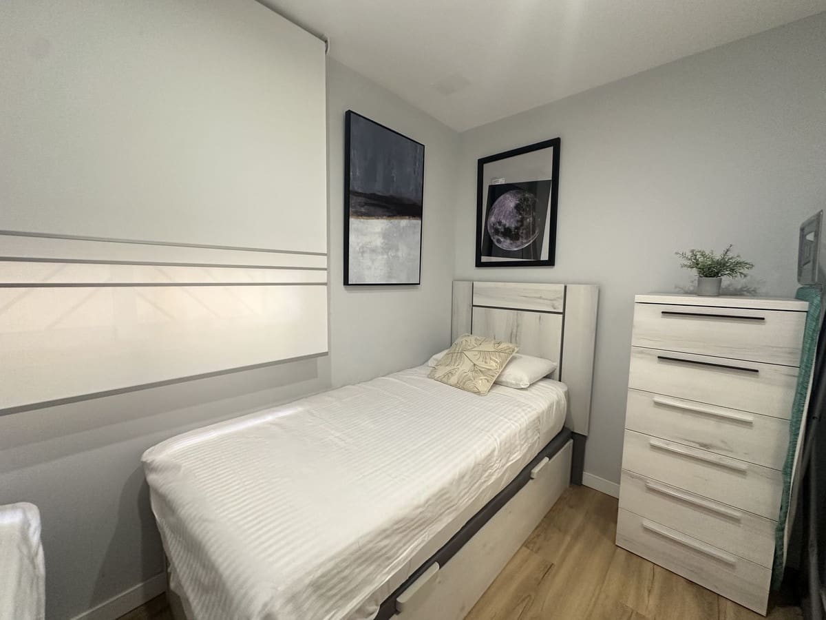 2 bedroom Apartment for sale in Calahonda with pool - € 295,000 (Ref: 9325412)