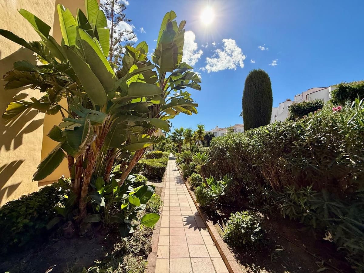 2 bedroom Apartment for sale in La Cala de Mijas with pool garage - € 340,000 (Ref: 9335540)