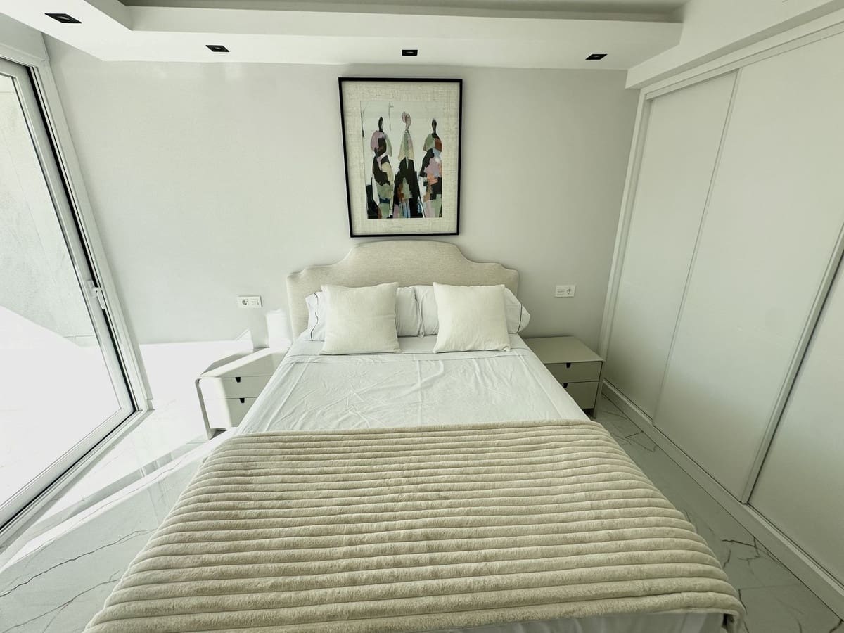 3 bedroom Apartment for sale in Marbella with pool garage - € 1,299,000 (Ref: 9337097)