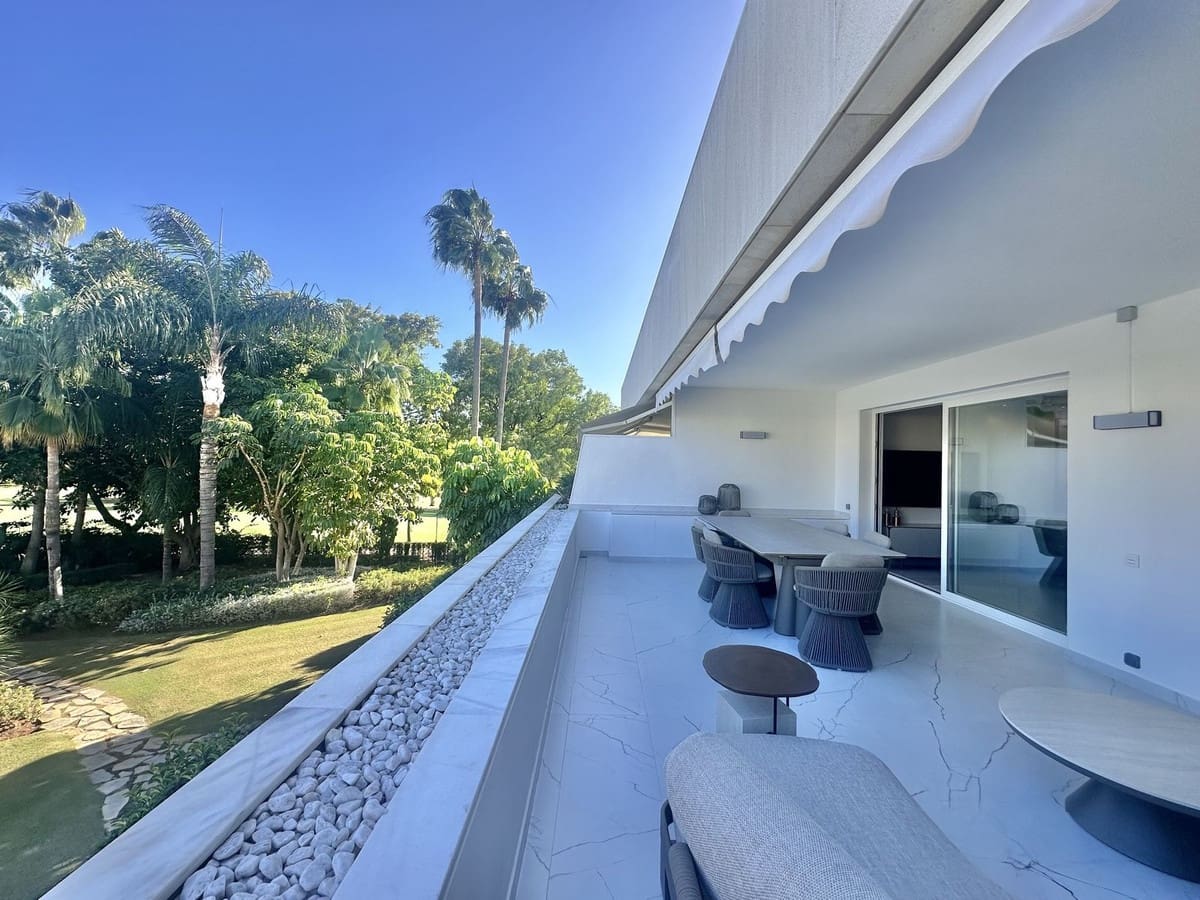 3 bedroom Apartment for sale in Marbella with pool garage - € 1,299,000 (Ref: 9337097)