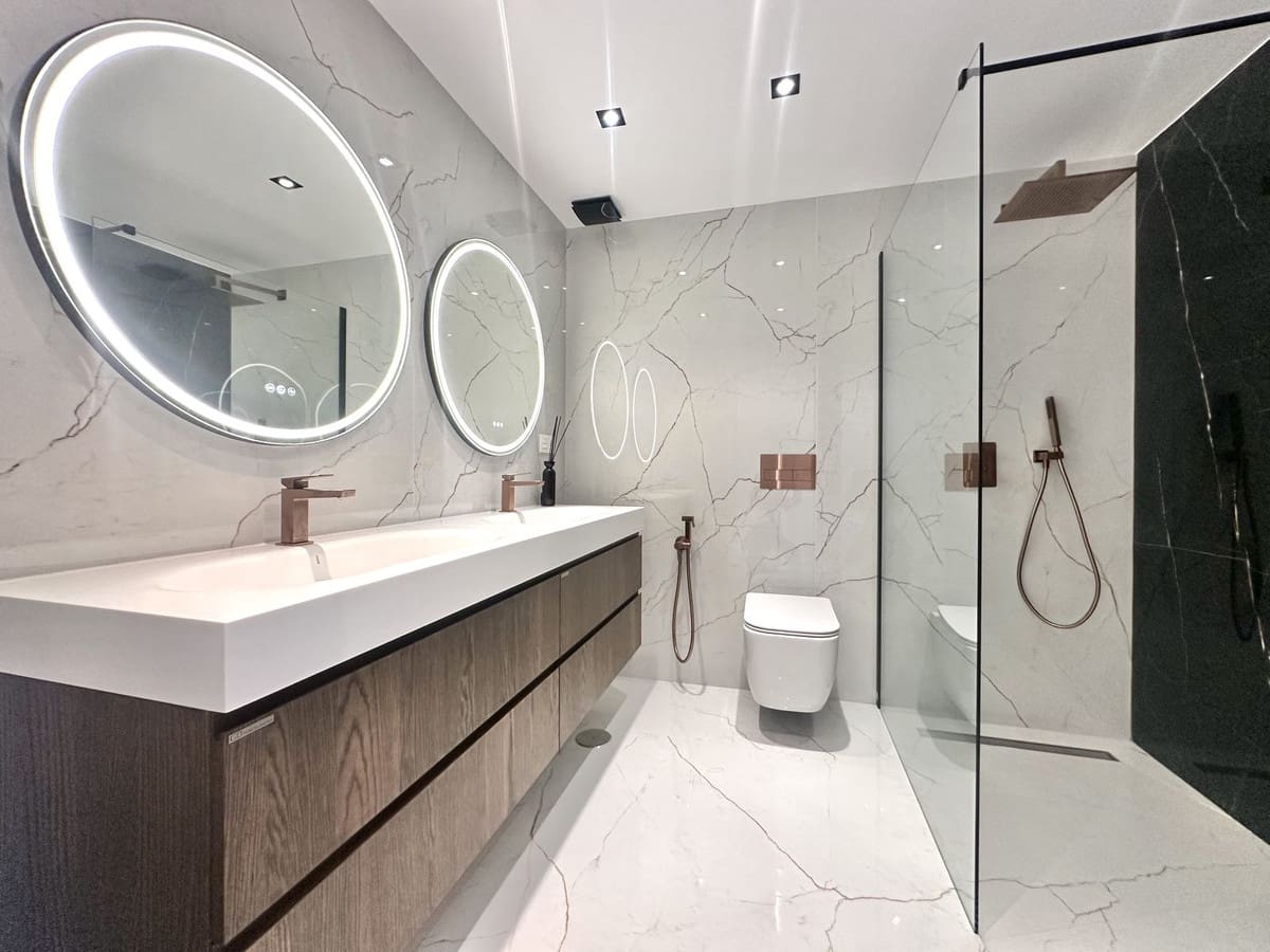 3 sypialnia Apartament na sprzedaż w Marbella z basenem garażem - 1 299 000 € (Ref: 9337097)