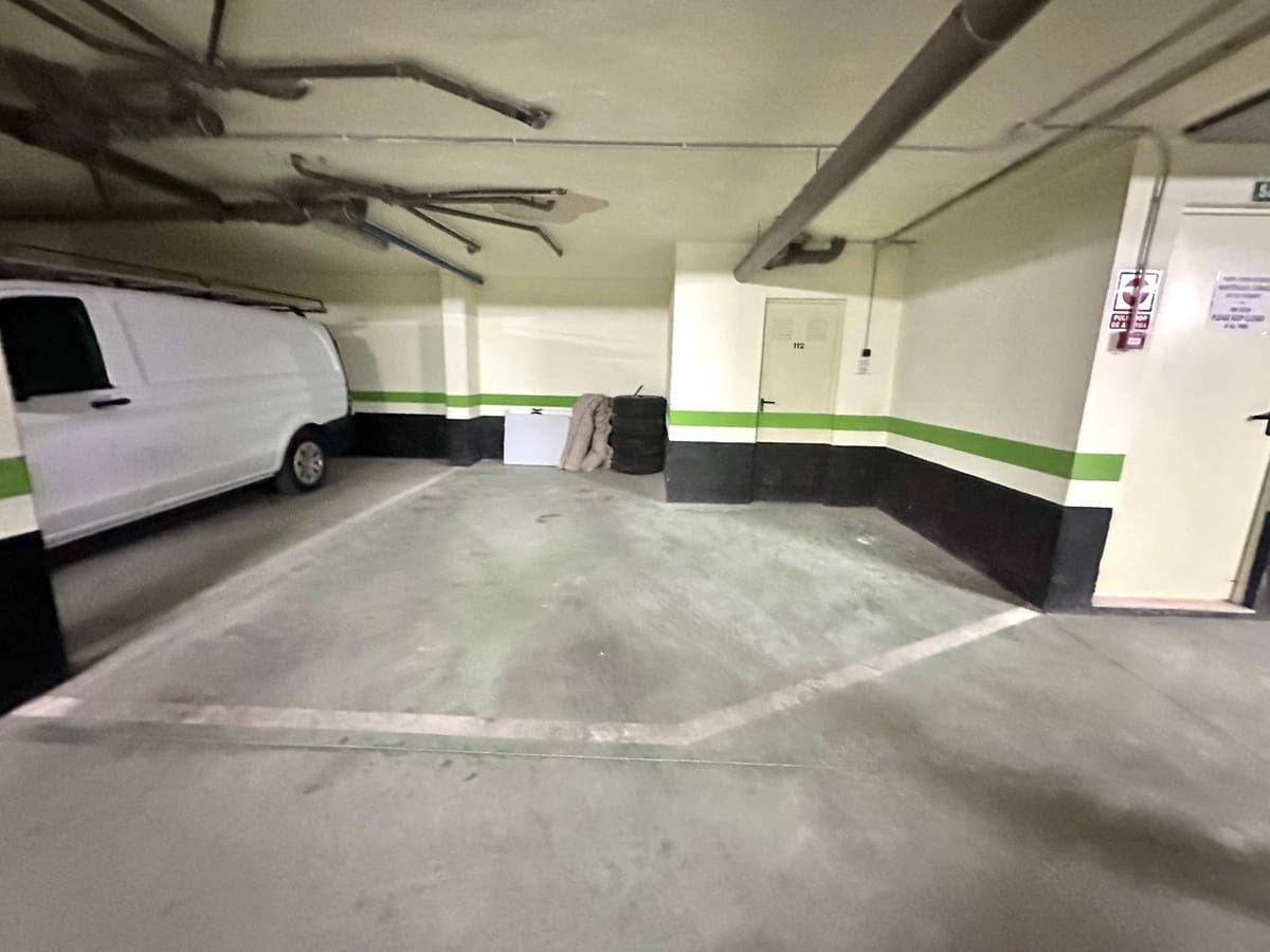 3 sypialnia Apartament na sprzedaż w Marbella z basenem garażem - 1 299 000 € (Ref: 9337097)