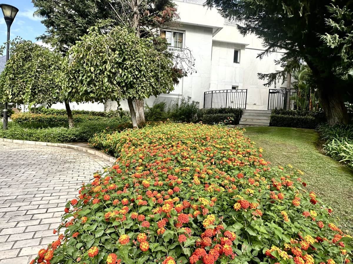 3 sypialnia Apartament na sprzedaż w Marbella z basenem garażem - 1 299 000 € (Ref: 9337097)