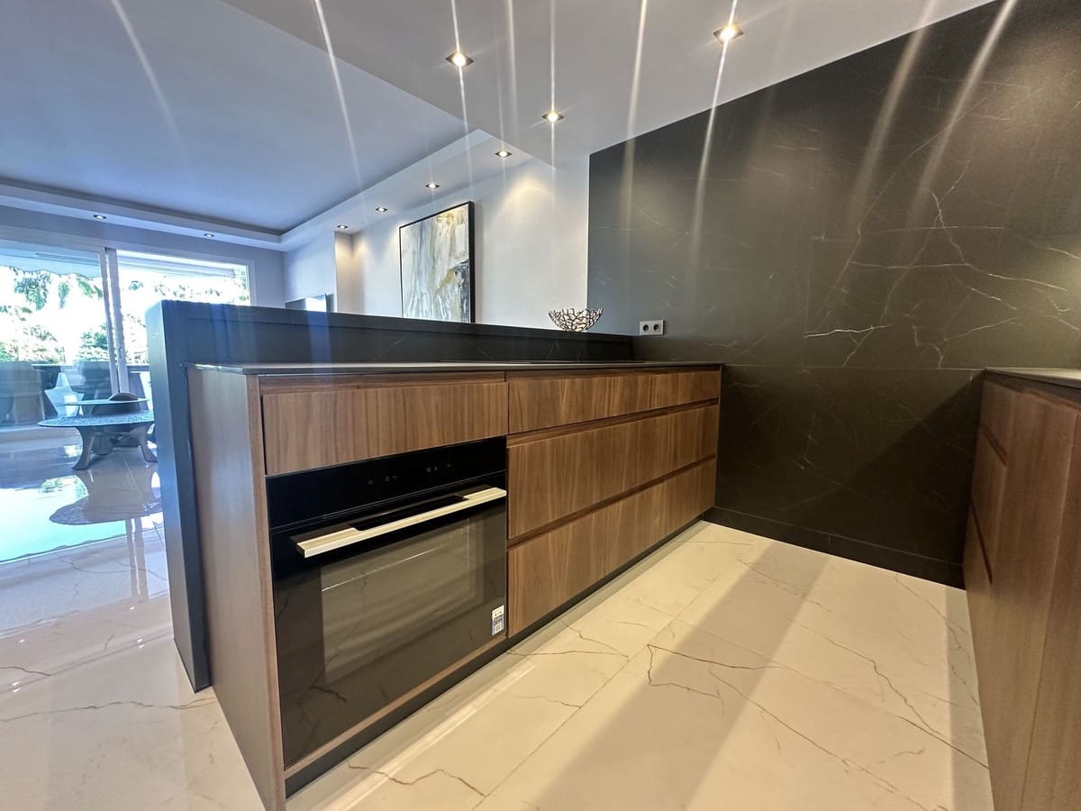 3 Zimmer Apartment zu verkaufen in Marbella mit Pool Garage - 1.299.000 € (Ref: 9337097)