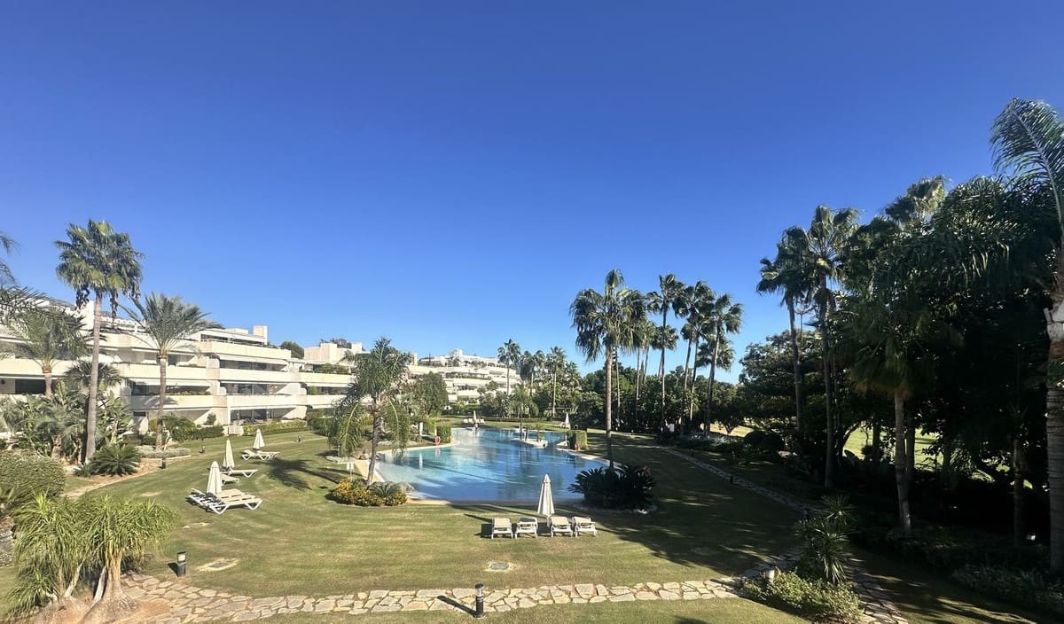 3 Zimmer Apartment zu verkaufen in Marbella mit Pool Garage - 1.299.000 € (Ref: 9337097)