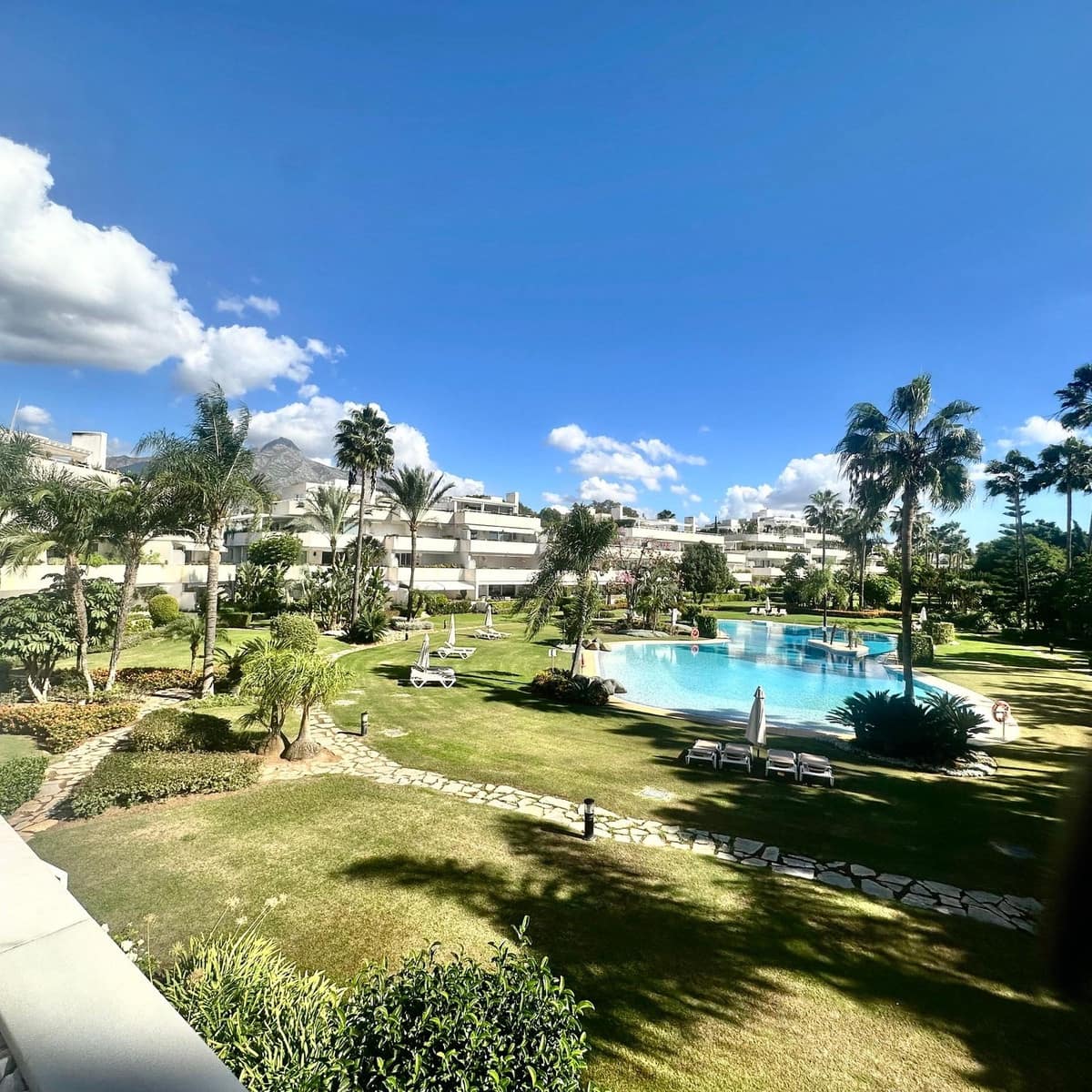 3 Zimmer Apartment zu verkaufen in Marbella mit Pool Garage - 1.299.000 € (Ref: 9337097)