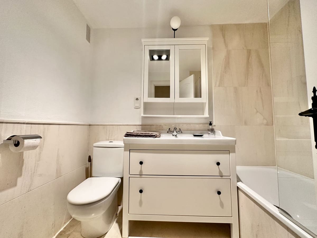 Apartamento Playa de 2 habitaciones en Calahonda en venta con piscina garaje - 848.500 € (Ref: 9346582)