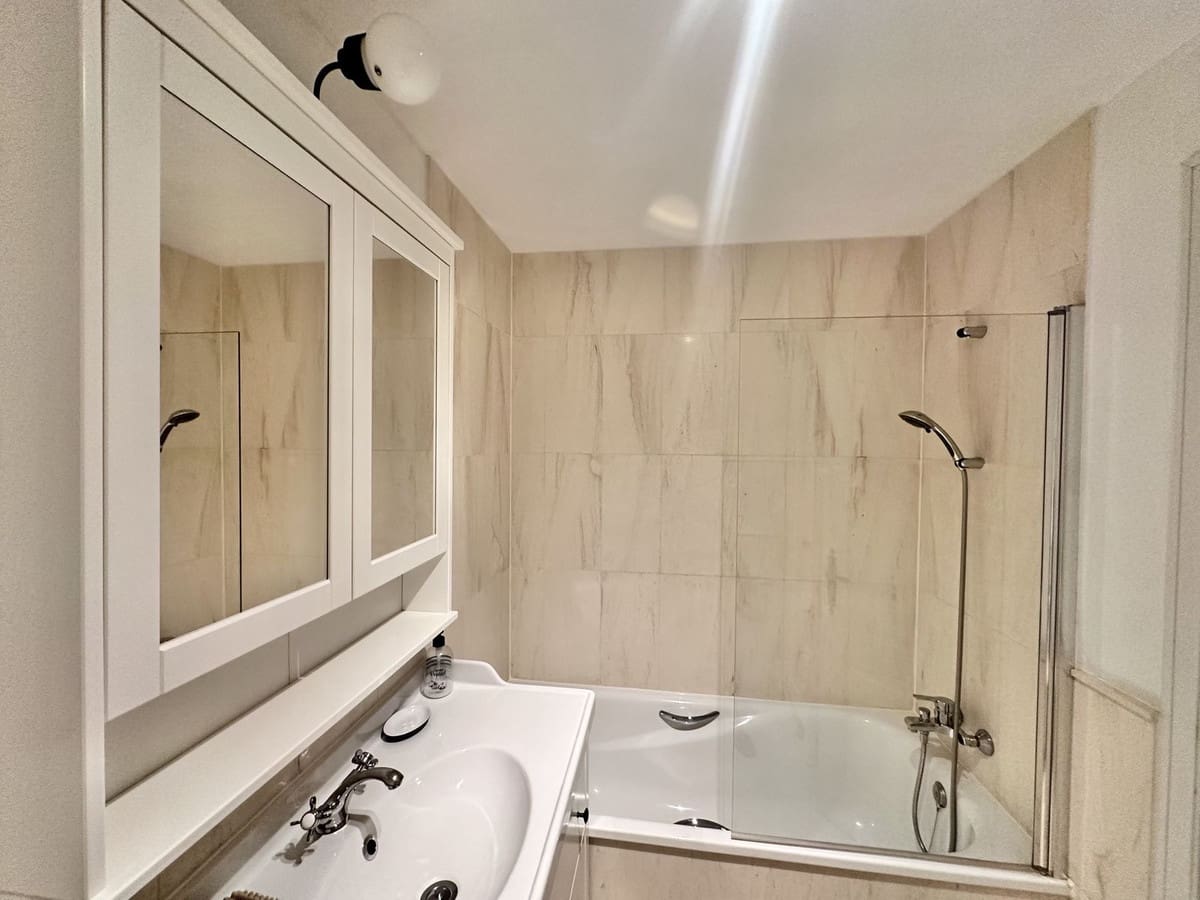 Apartamento Playa de 2 habitaciones en Calahonda en venta con piscina garaje - 848.500 € (Ref: 9346582)