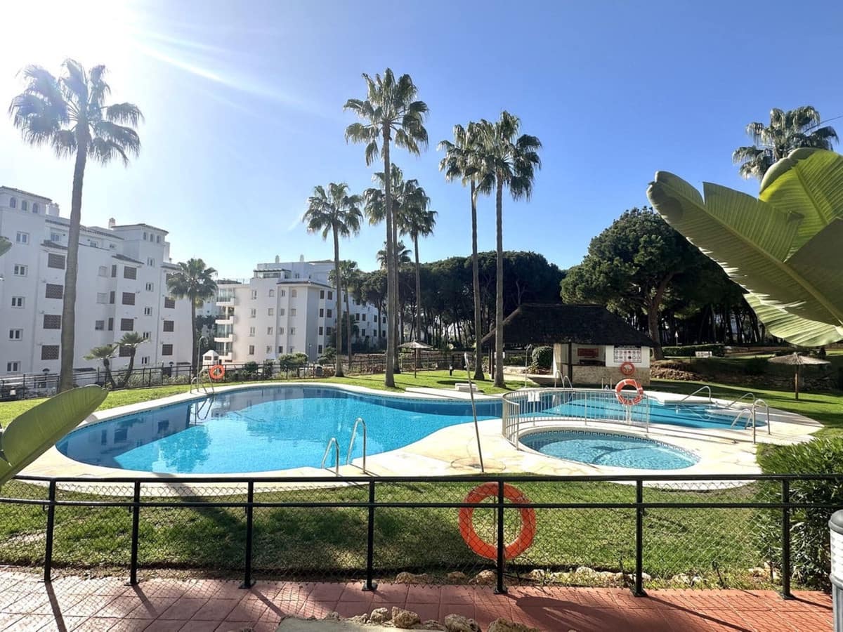 Apartamento Playa de 2 habitaciones en Calahonda en venta con piscina garaje - 848.500 € (Ref: 9346582)