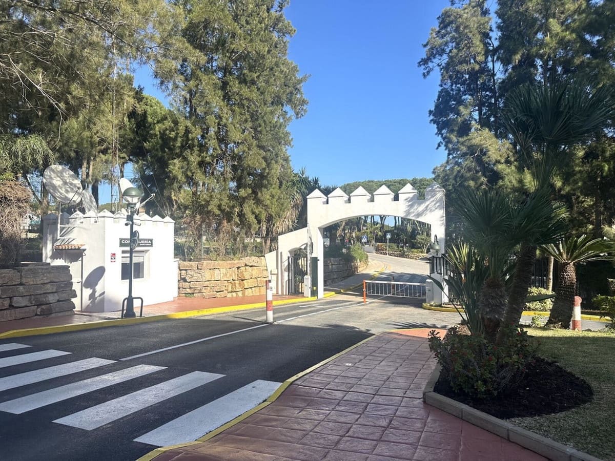 Apartamento Playa de 2 habitaciones en Calahonda en venta con piscina garaje - 848.500 € (Ref: 9346582)