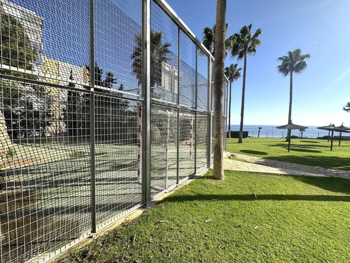 2 soveværelse Strandlejlighed til salg i Calahonda med swimmingpool garage - € 848.500 (Ref: 9346582)