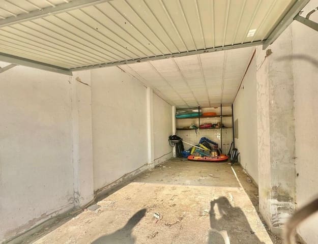 Bedrift til salgs i Calahonda, Mijas med svømmebasseng garasje - € 99 000 (Ref: 9359030)