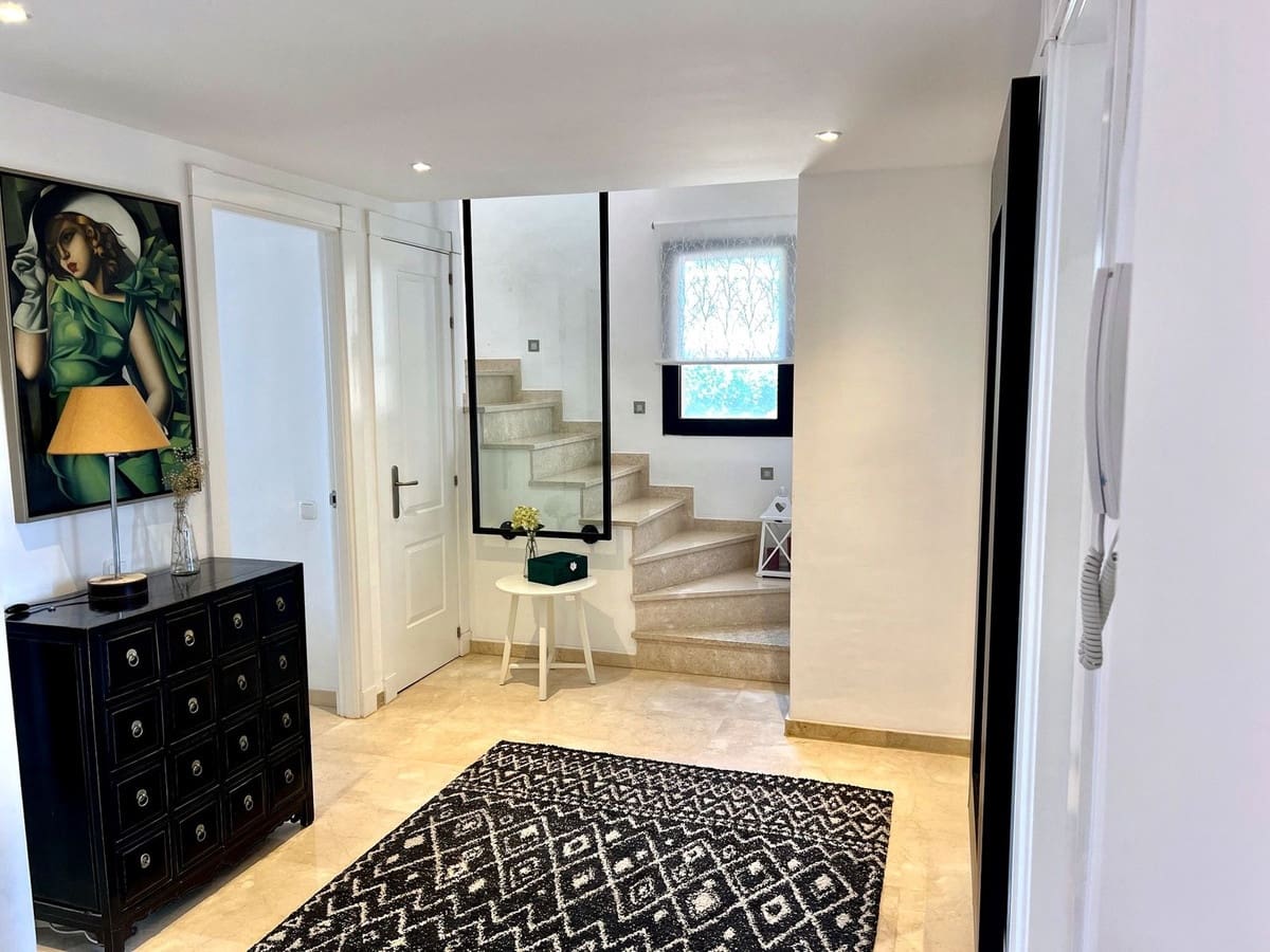 3 soverom Penthouse til salgs i Calahonda med svømmebasseng garasje - € 475 000 (Ref: 9374741)