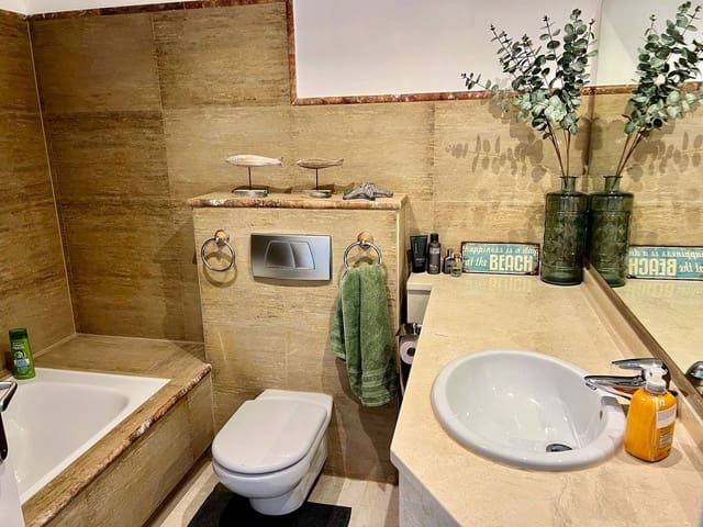 3 sypialnia Penthouse na sprzedaż w Calahonda, Mijas z basenem garażem - 475 000 € (Ref: 9374741)