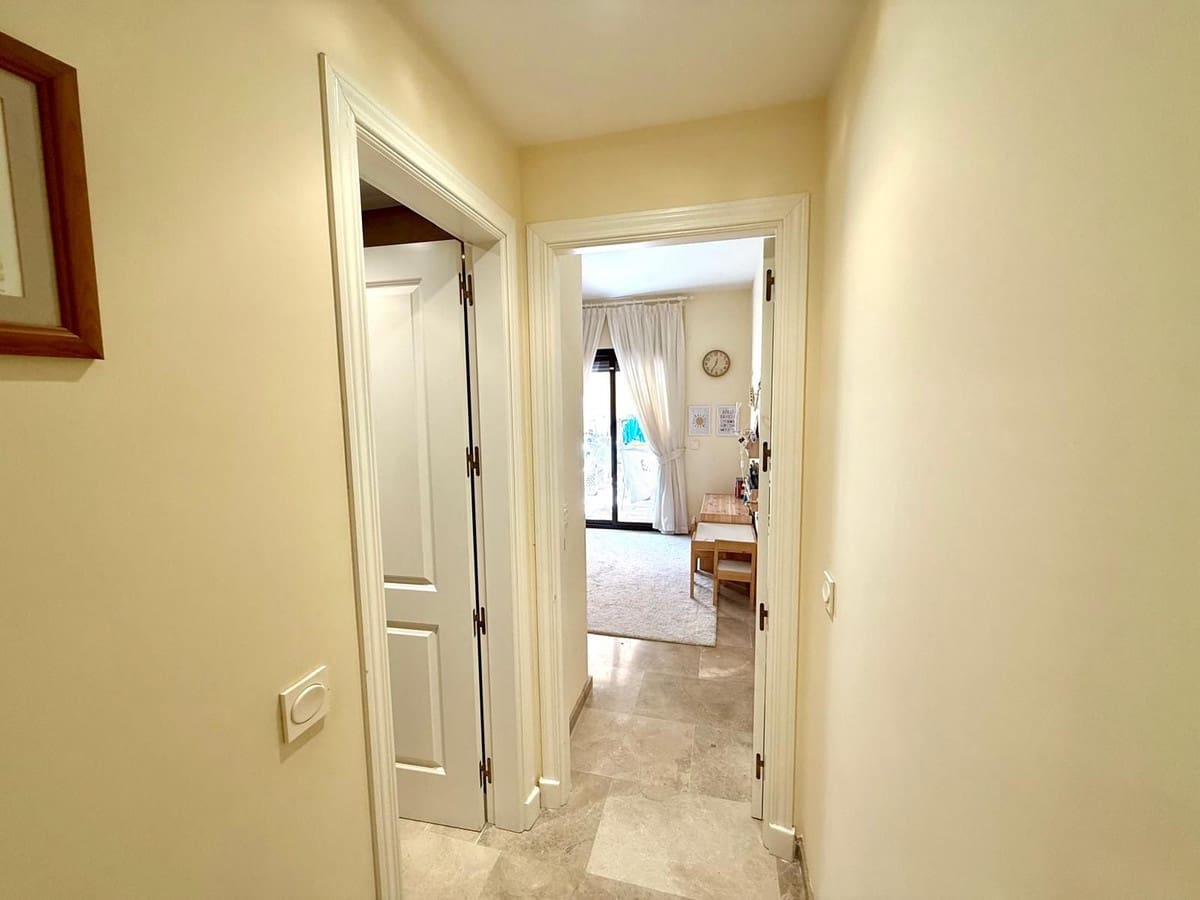 3 bedroom Apartment for sale in La Duquesa / Puerto de la Duquesa with pool garage - € 319,000 (Ref: 9386474)