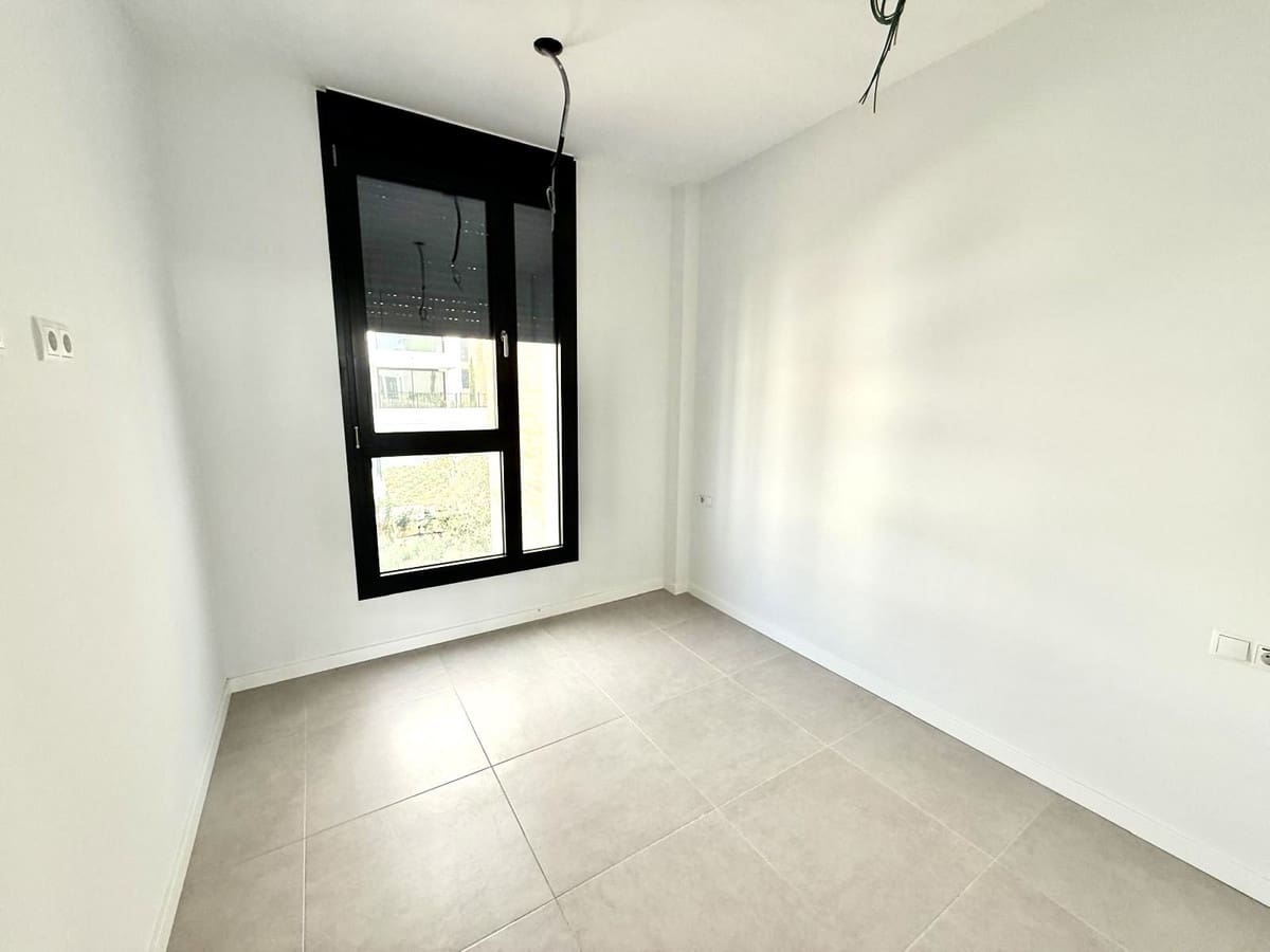 2 bedroom Apartment for sale in Estepona with pool garage - € 510,000 (Ref: 9399888)