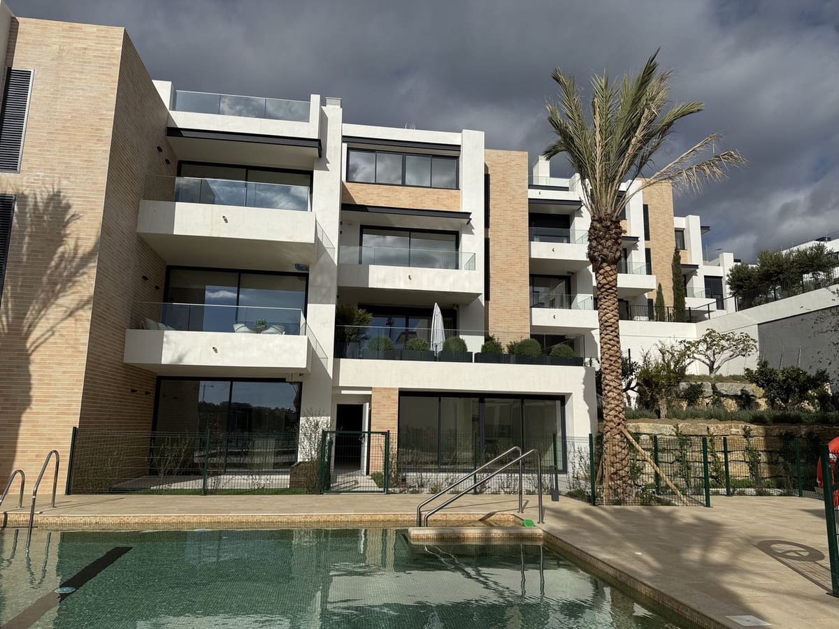 2 bedroom Apartment for sale in Estepona with pool garage - € 510,000 (Ref: 9399888)