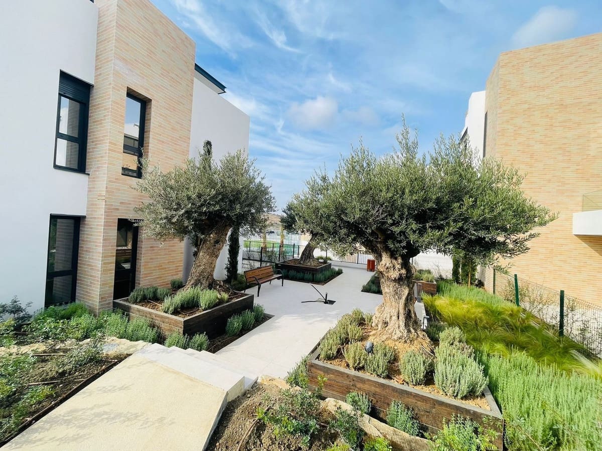 2 sovrum Lägenhet till salu i Estepona med pool garage - 510 000 € (Ref: 9399888)