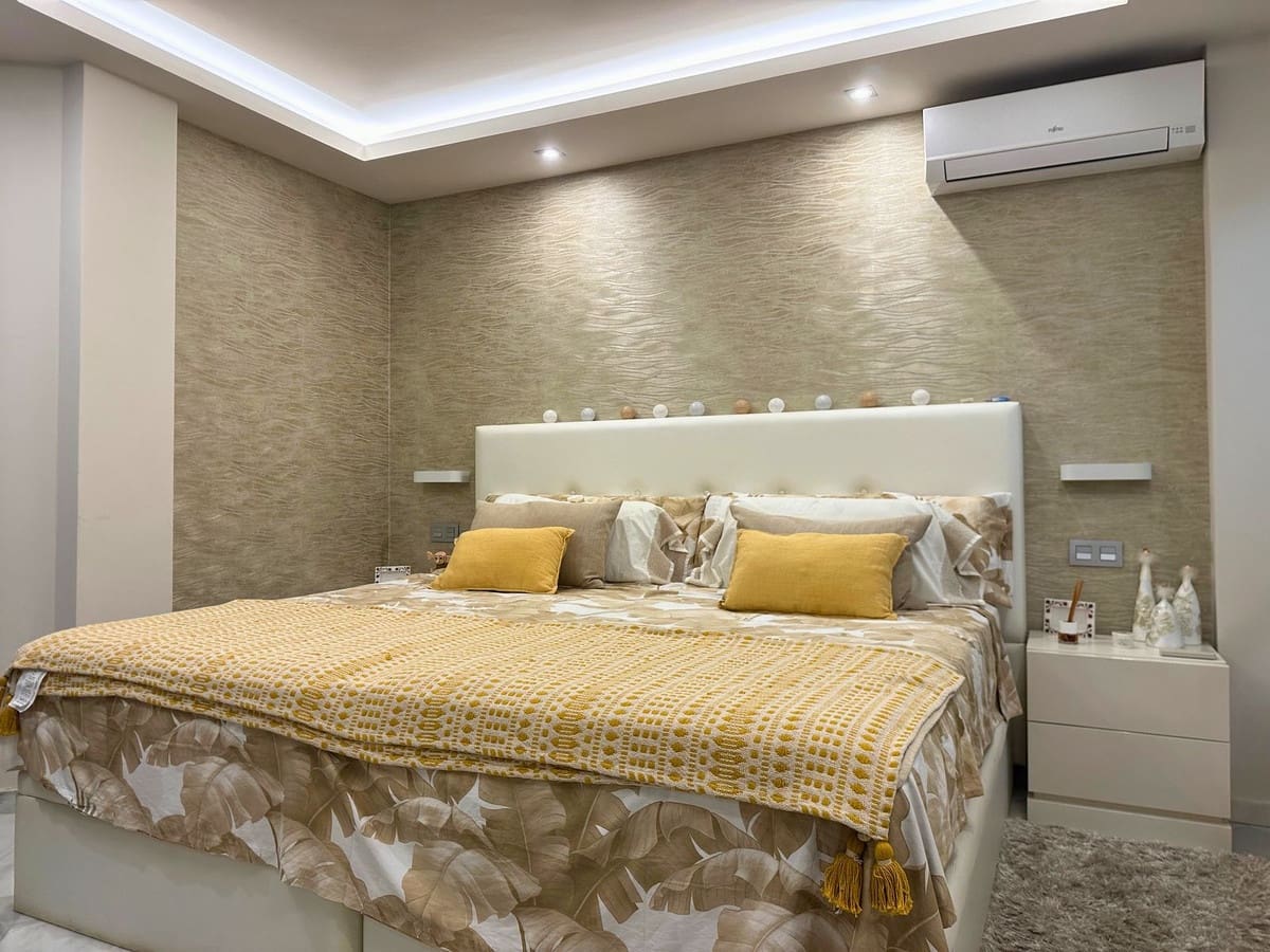 2 bedroom Apartment for sale in Calahonda with pool - € 424,000 (Ref: 9415747)