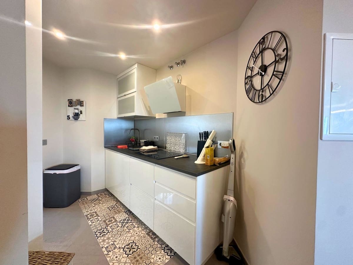 2 bedroom Apartment for sale in Calahonda with pool - € 399,000 (Ref: 9415747)