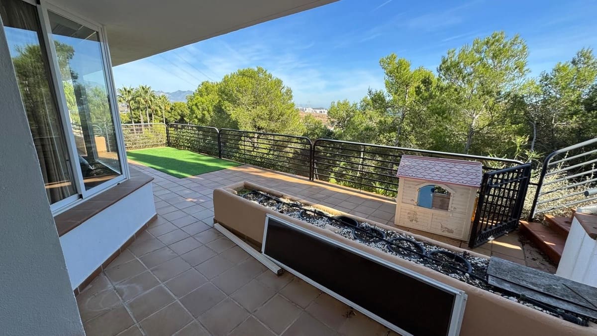 3 makuuhuone Huoneisto myytävänä paikassa Riviera del Sol mukana uima-altaan 
autotalli - 875 000 € (Ref: 9428245)
