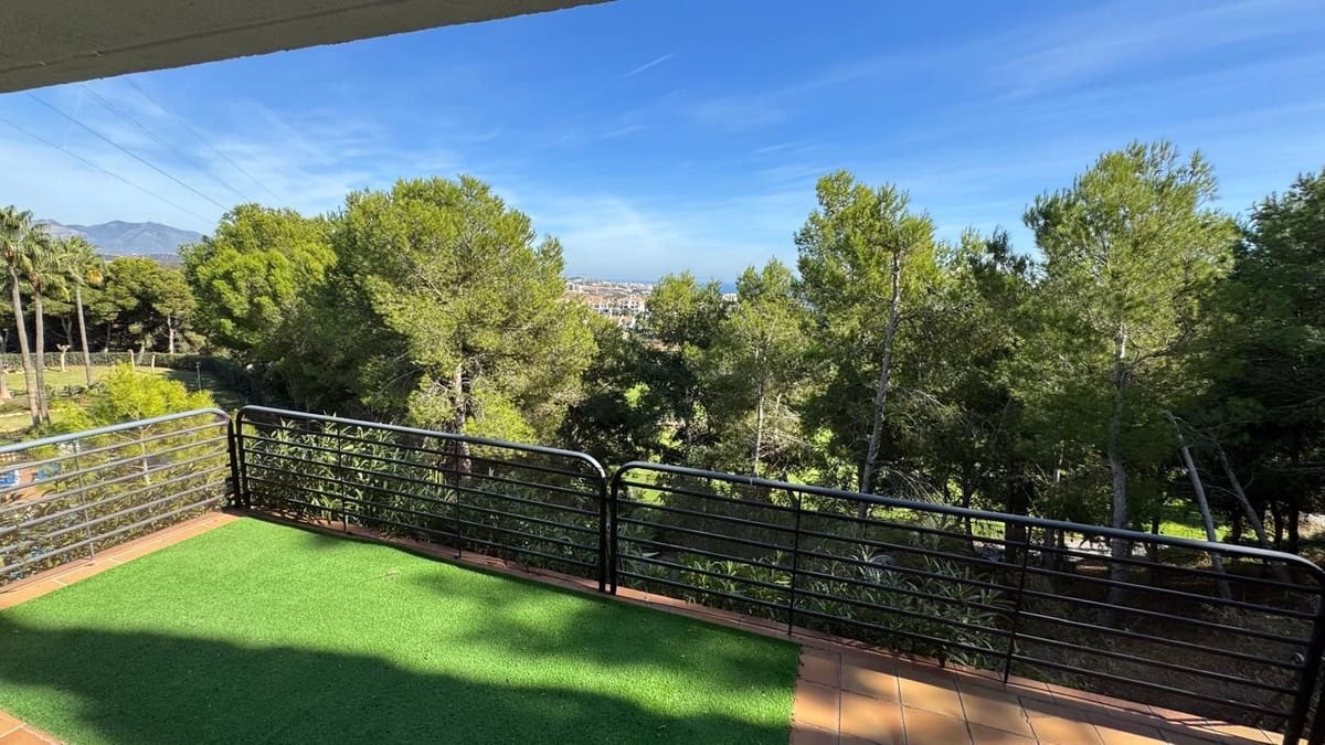 3 makuuhuone Huoneisto myytävänä paikassa Riviera del Sol mukana uima-altaan 
autotalli - 875 000 € (Ref: 9428245)