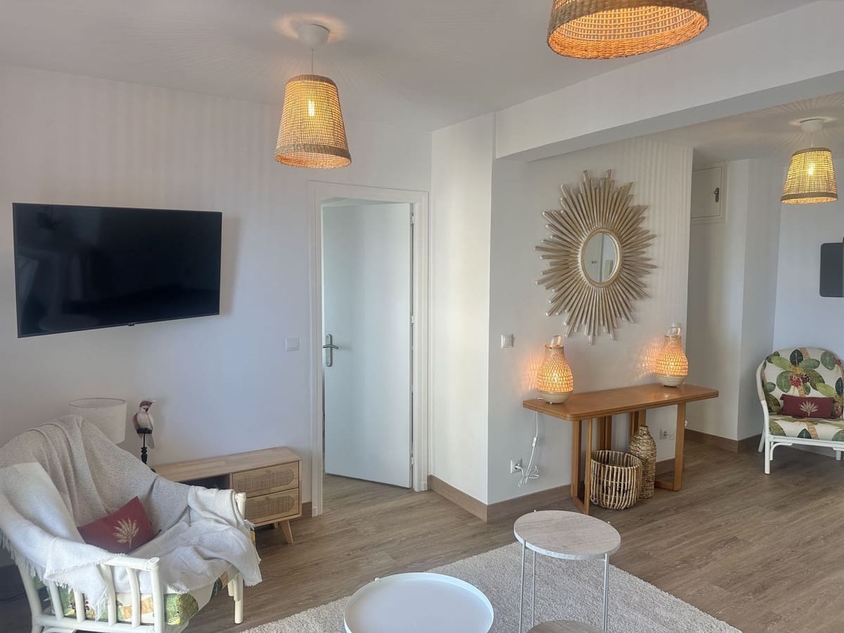 Apartamento de 2 habitaciones en Calahonda en venta con piscina - 375.000 € (Ref: 9442828)