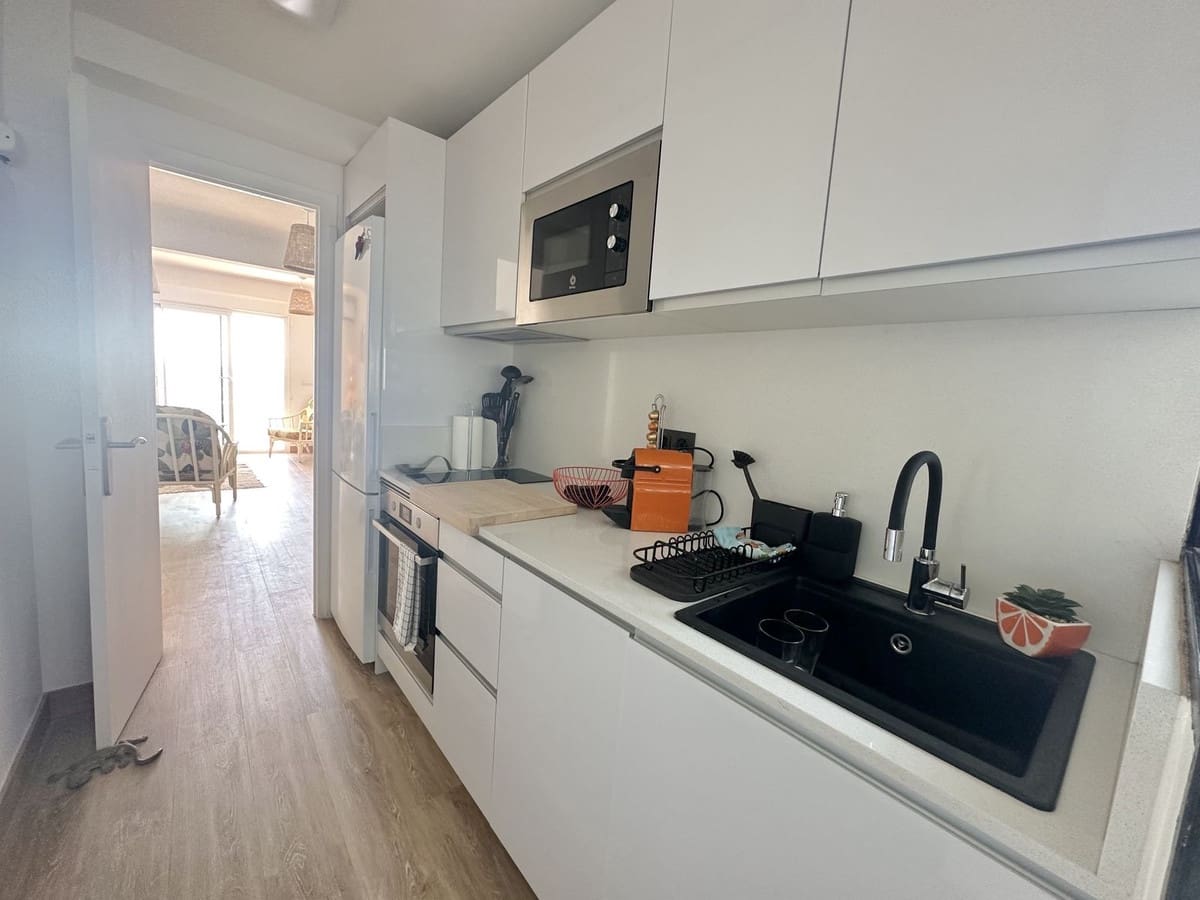 Apartamento de 2 habitaciones en Calahonda en venta con piscina - 375.000 € (Ref: 9442828)