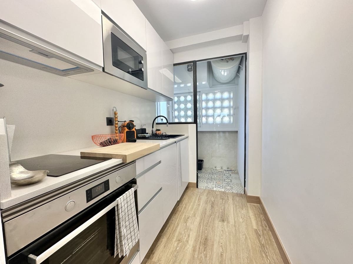 Apartamento de 2 habitaciones en Calahonda en venta con piscina - 375.000 € (Ref: 9442828)